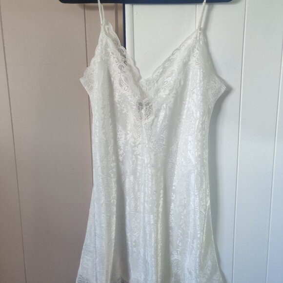 VTG Victoria's Secret Gold Label Adjustable Spaghetti Strap Lace Trim Nightgown - Picture 2 of 5